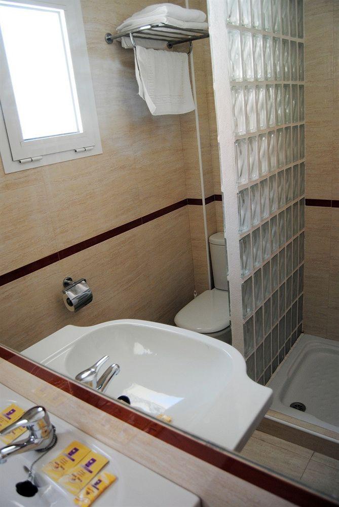 Apartamentos Turisticos Anoreta Rincón de la Victoria Exterior foto