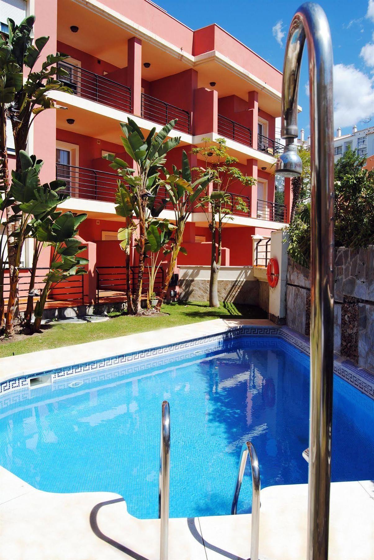 Apartamentos Turisticos Anoreta Rincón de la Victoria Exterior foto